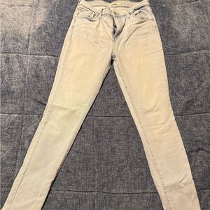 Levi's Women's Skinny Jeans in Light Gray